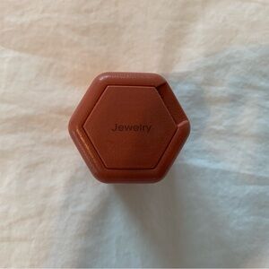 Cadence 1.32 oz jewelry travel container
